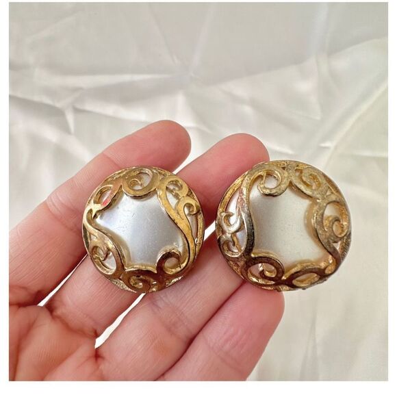 Gold white circle clip on earrings Jewelry - Gold tone and white circle clip on earrings